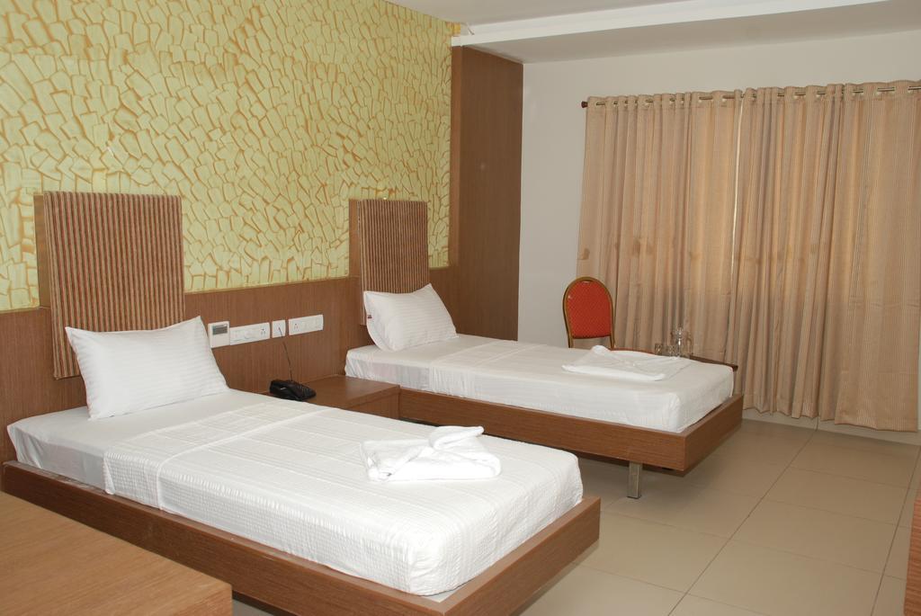 Hotel Pla Amrith Inn Tiruchirappalli الغرفة الصورة